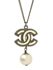 2013年製 CCマークボールスウィングネックレス ガンメタル/ホワイト