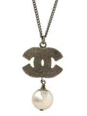 2013年製 CCマークボールスウィングネックレス ガンメタル/ホワイト