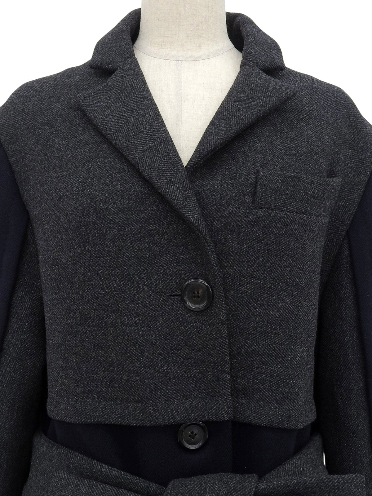 Wool logo button design long coat in gray/navy