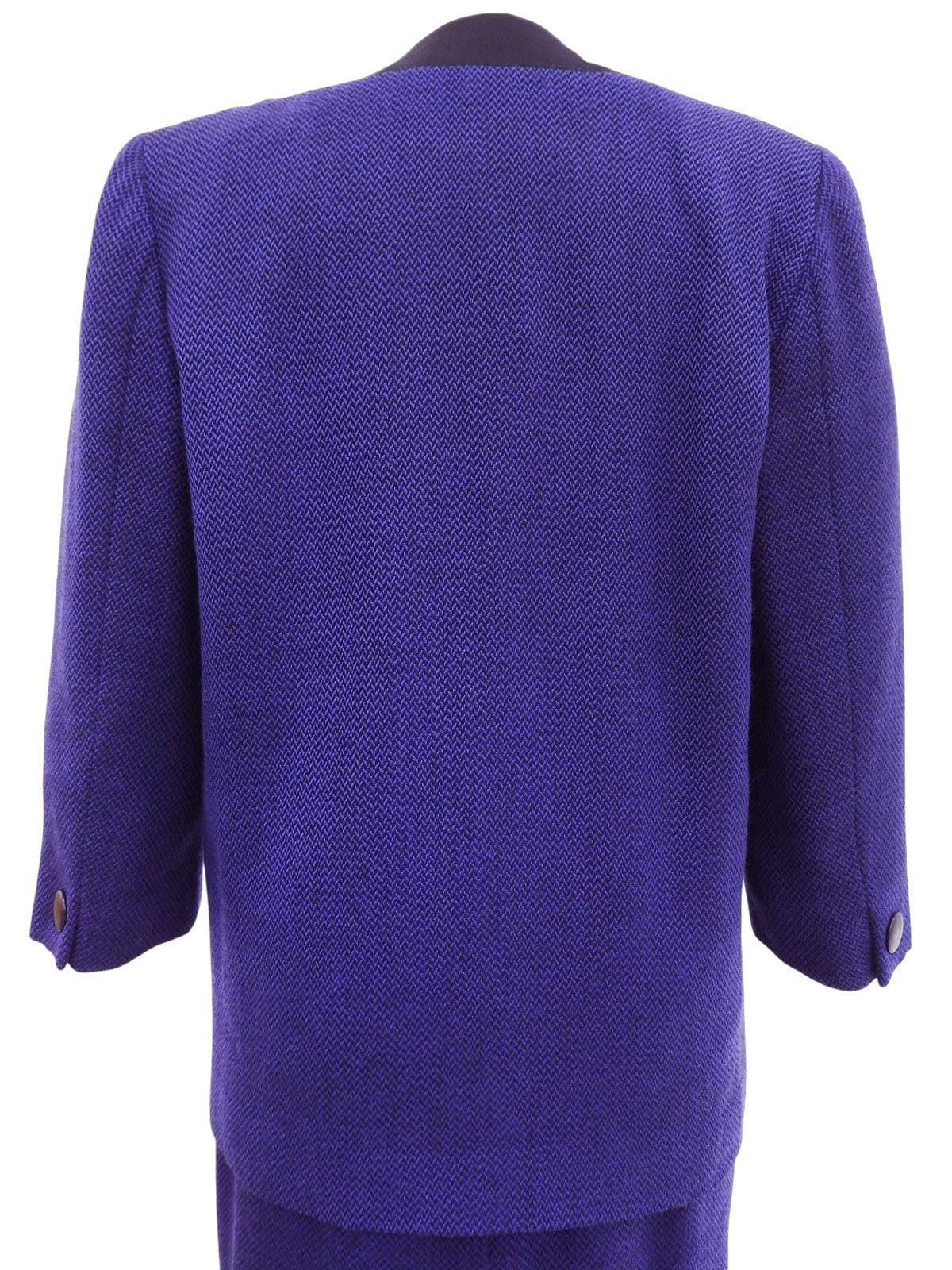 无领设计，蓝/黑色