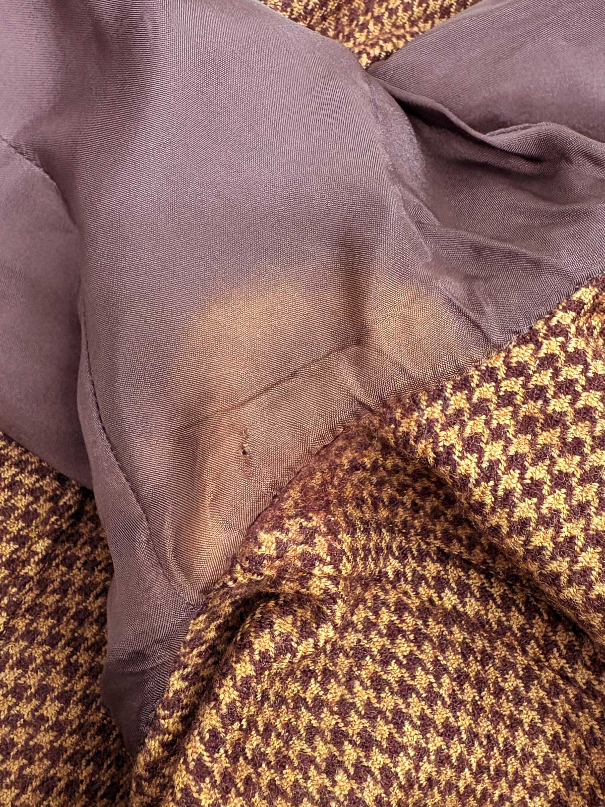 Houndstooth pattern double-breasted jacket in brown