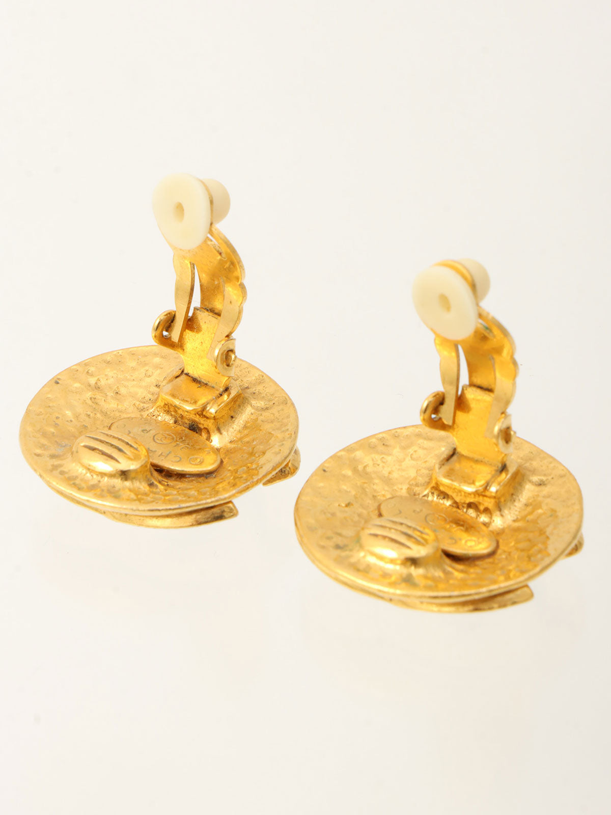 1994 Round CC Mark Earrings Gold