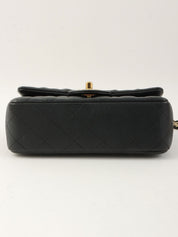2017 Caviar Skin Matelasse Stitch CC Turnlock Chain Shoulder Bag in Navy