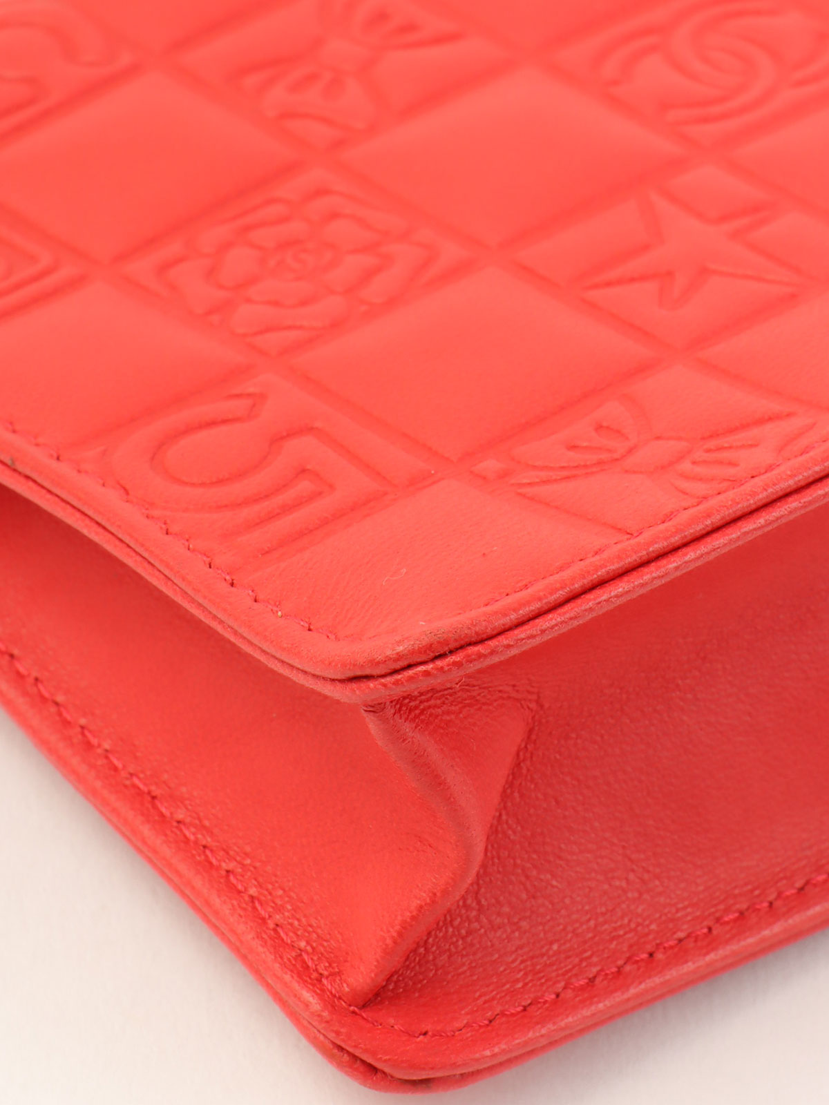 2004 Chocolate Bar Icon Pattern Chain Shoulder Bag, Red