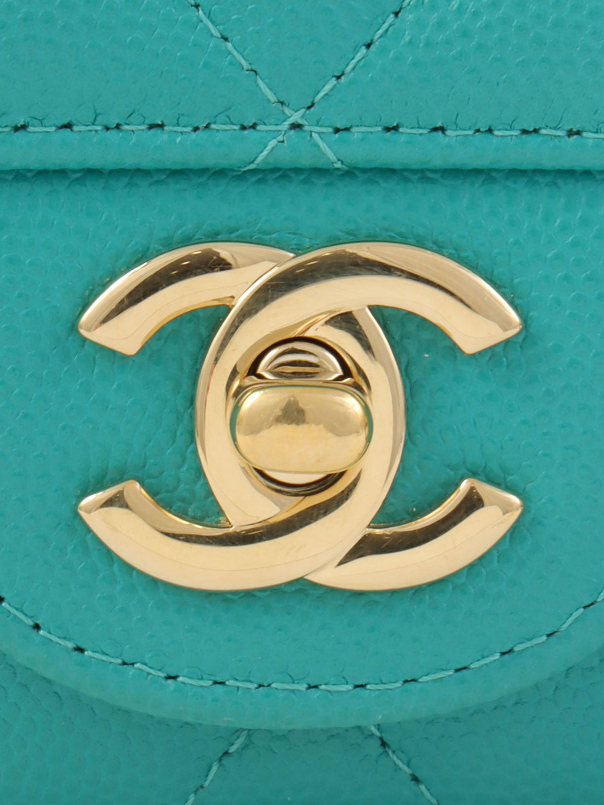 2016年頃製 キャビアスキンクラシックフラップチェーンバッグミニ ターコイズ