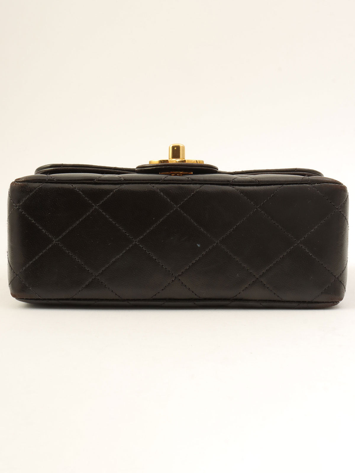 Around 1995 Made CC Turn-lock Chain Bag Black