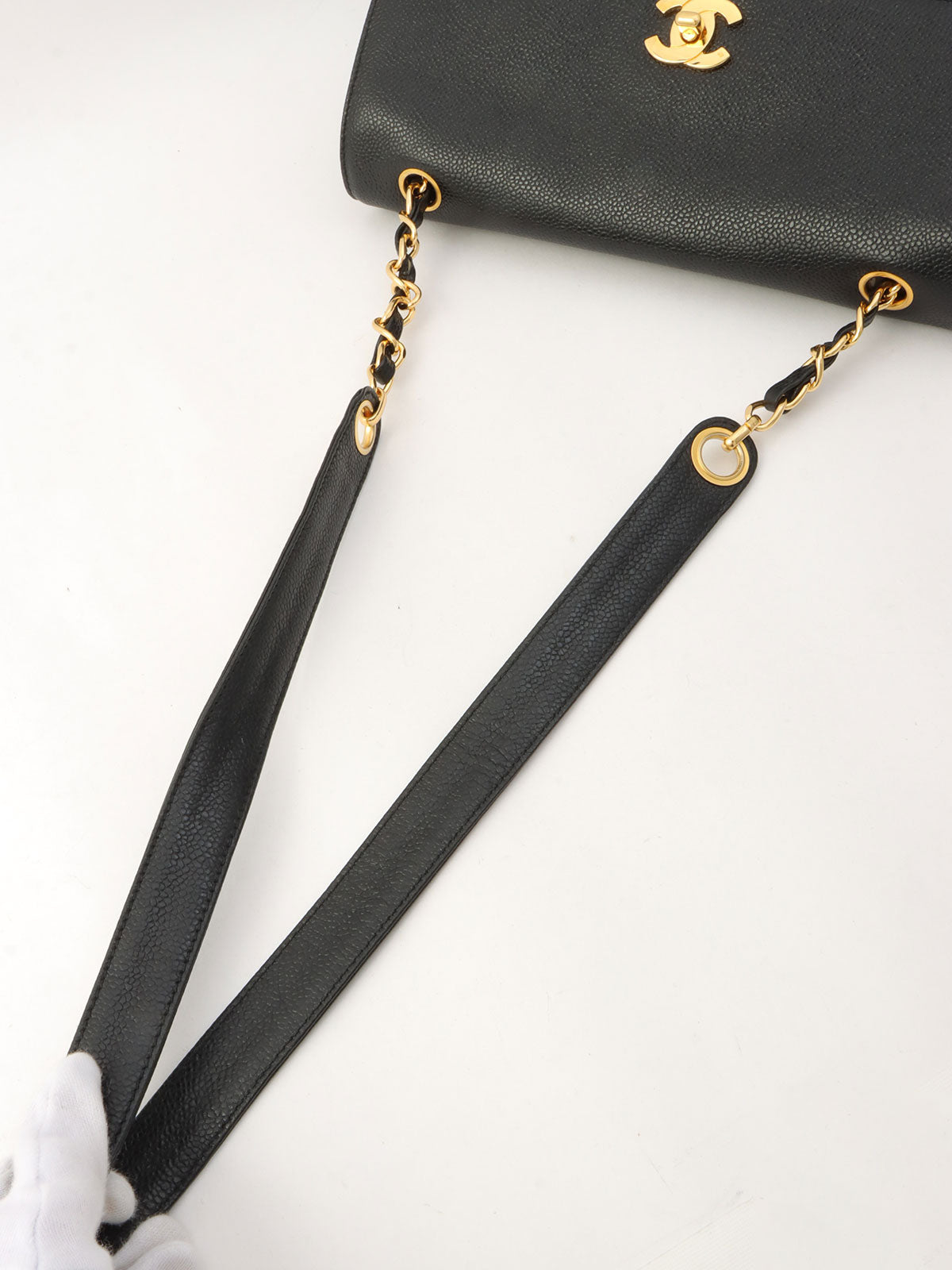circa 1997 Caviar Skin CC Turn-Lock Shoulder Bag, Black
