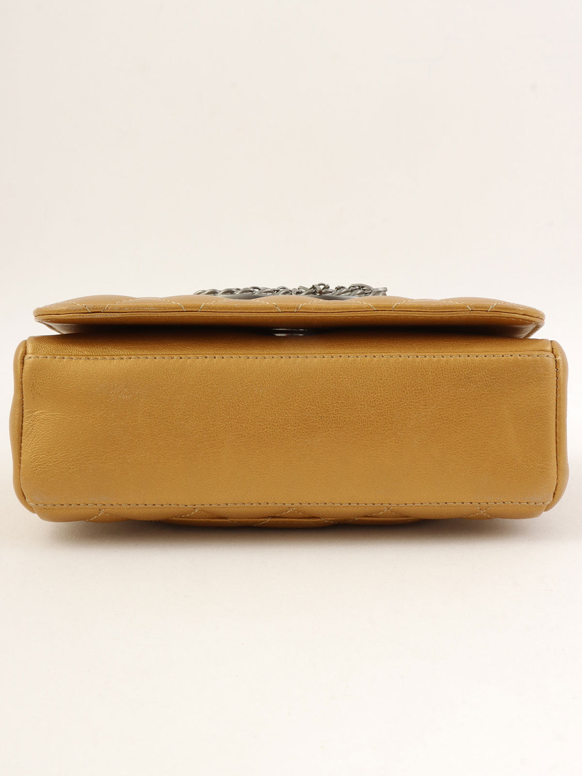 2009 CC mark plate chain shoulder bag in gold