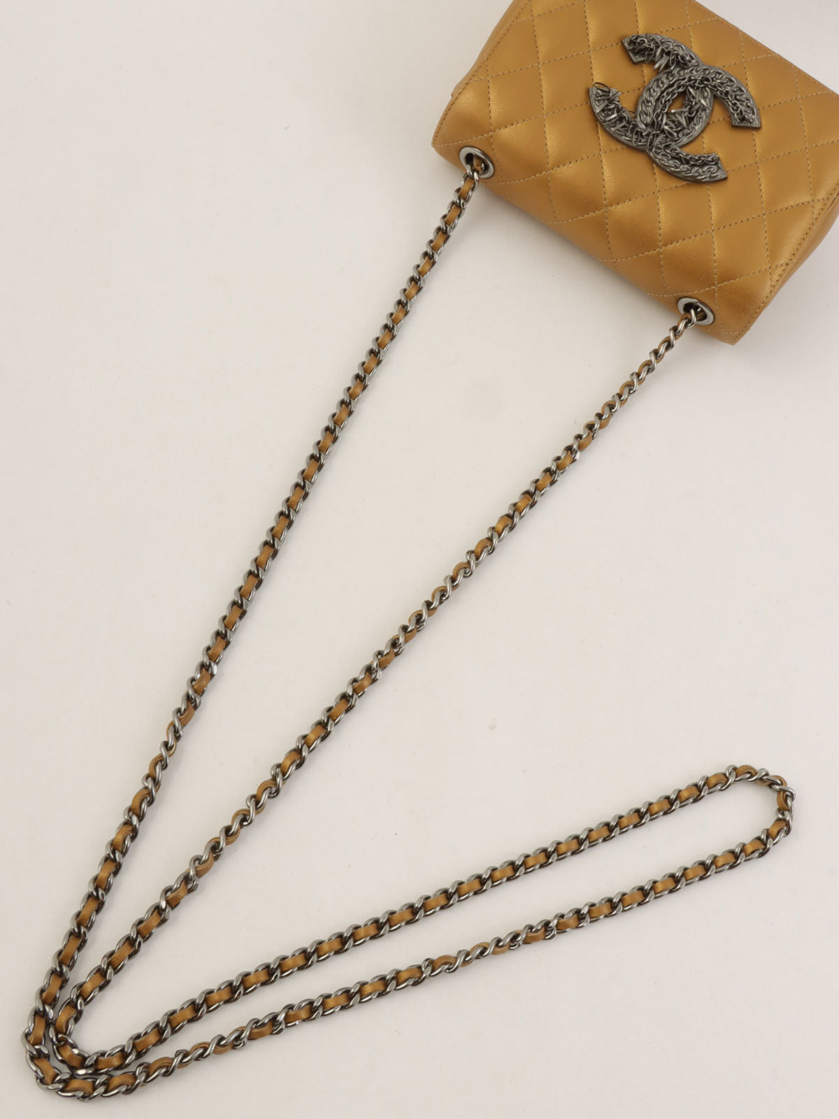 2009 CC mark plate chain shoulder bag in gold
