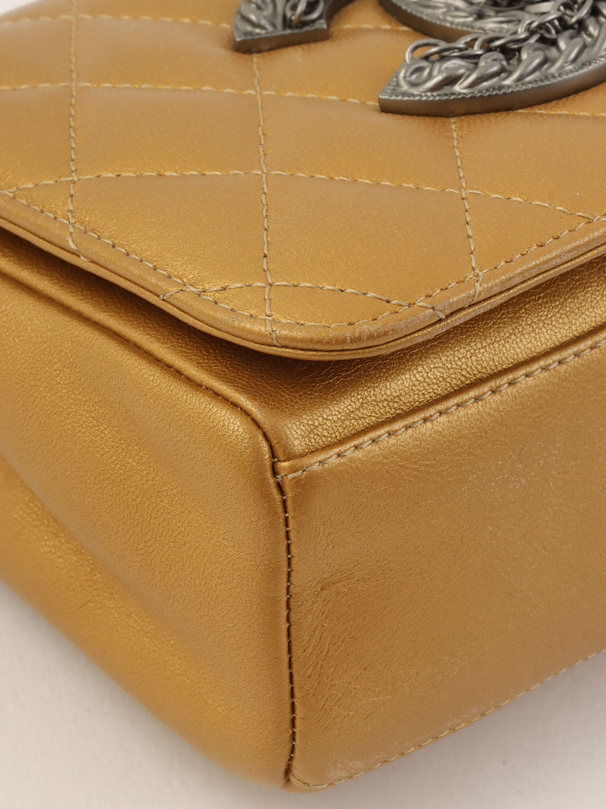 2009 CC mark plate chain shoulder bag in gold