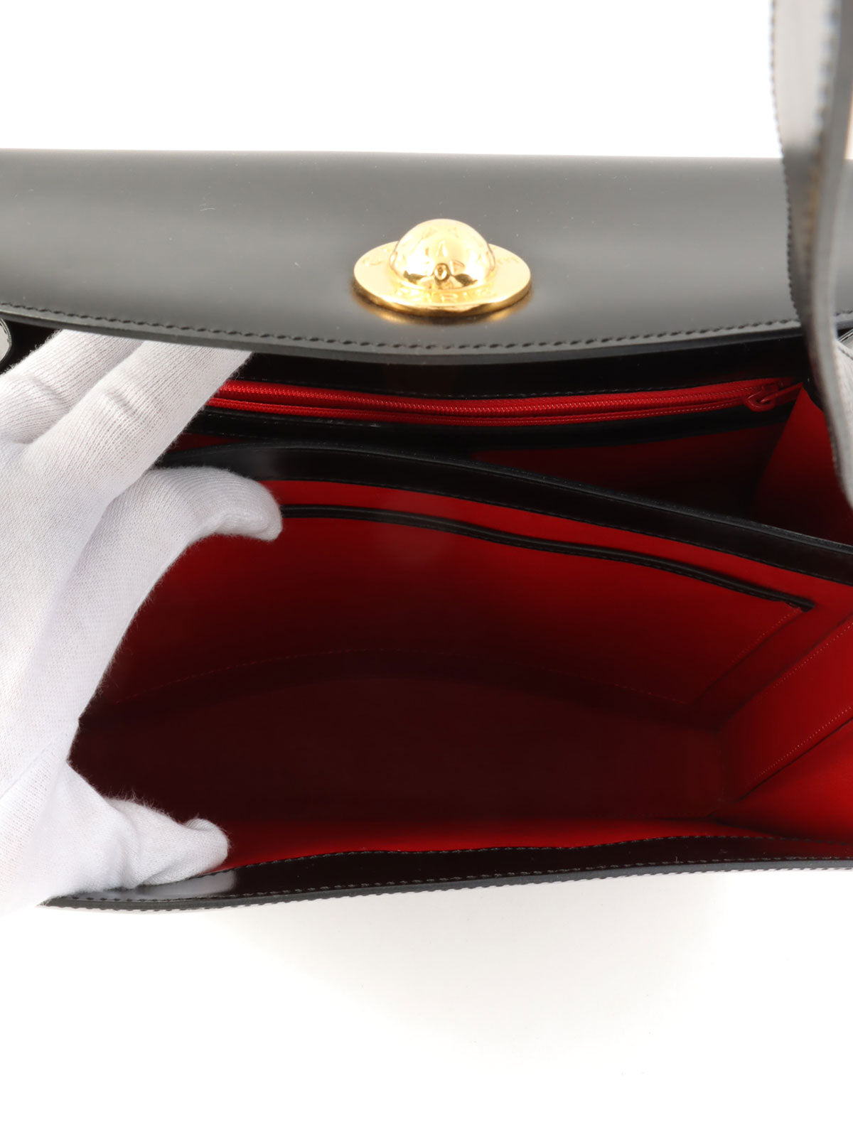 Star Motif Round Logo Plate Shoulder Bag Black