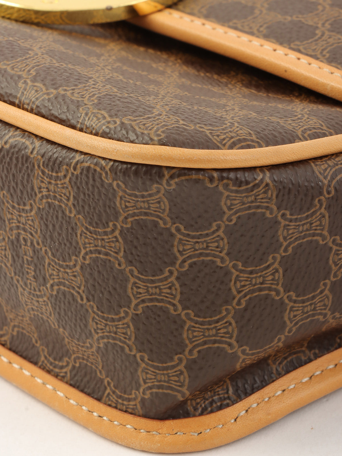 マカダムパターンロゴプレートショルダーバッグ ブラウン