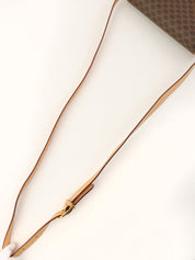 マカダムパターンロゴプレートショルダーバッグ ブラウン