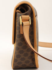 マカダムパターンロゴプレートショルダーバッグ ブラウン