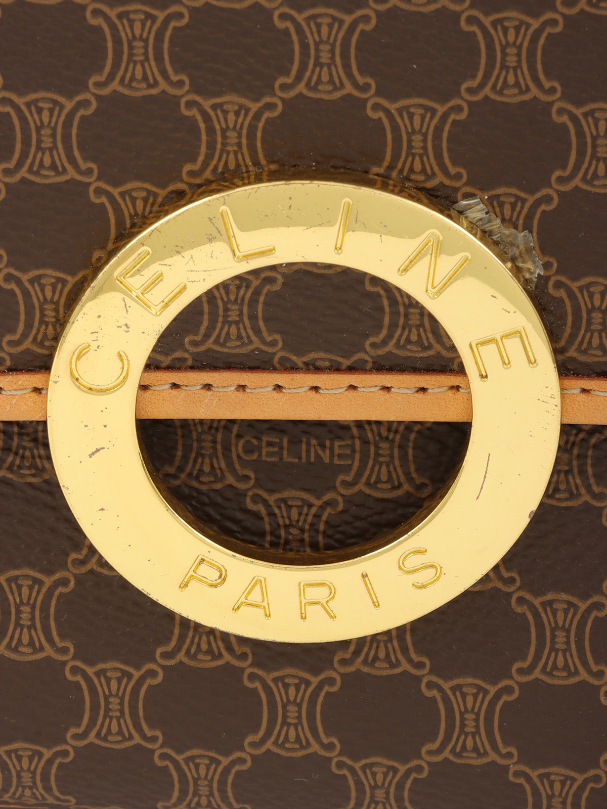 マカダムパターンロゴプレートショルダーバッグ ブラウン