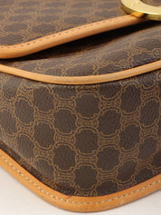 マカダムパターンロゴプレートショルダーバッグ ブラウン