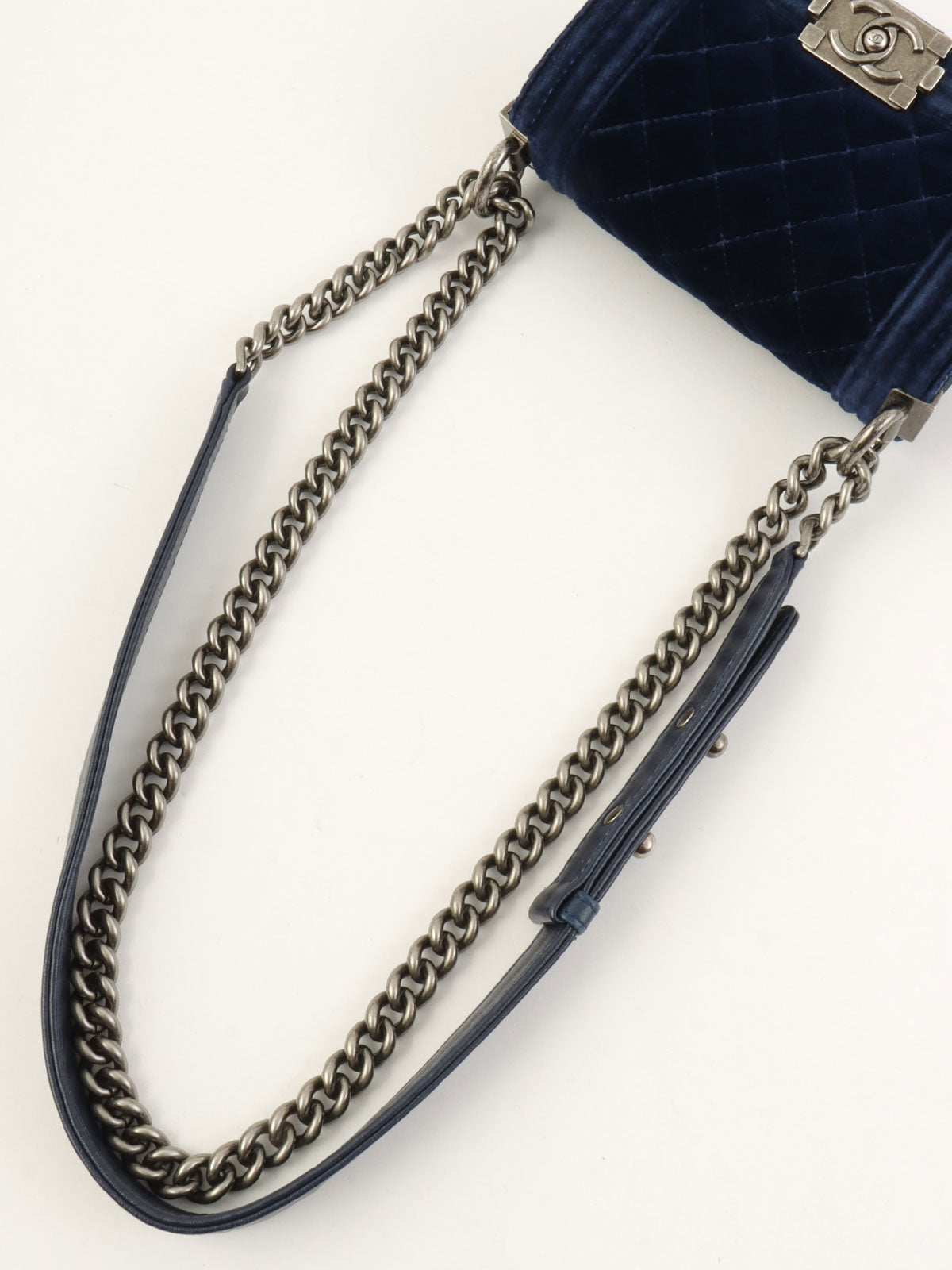 2013年頃製 ベルベットボーイシャネルチェーンショルダーバッグミニ ネイビー