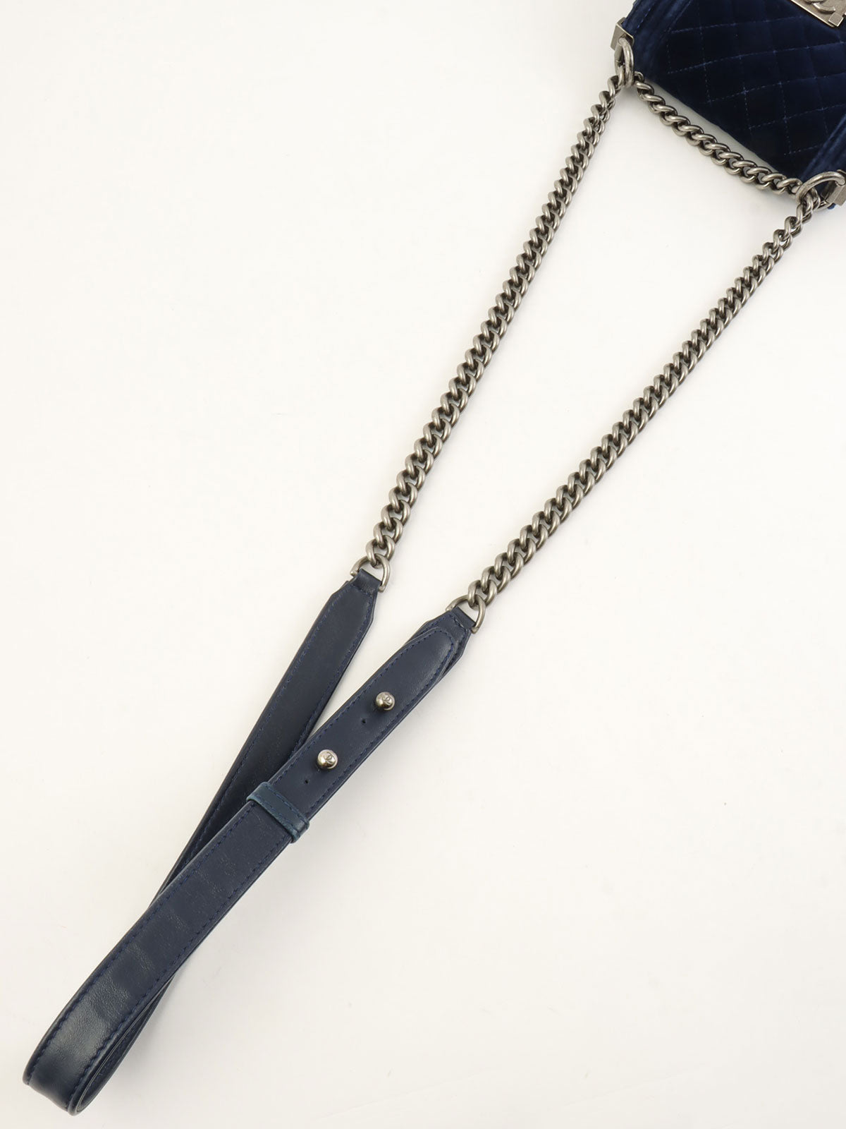 2013年頃製 ベルベットボーイシャネルチェーンショルダーバッグミニ ネイビー