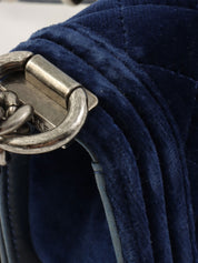 2013年頃製 ベルベットボーイシャネルチェーンショルダーバッグミニ ネイビー