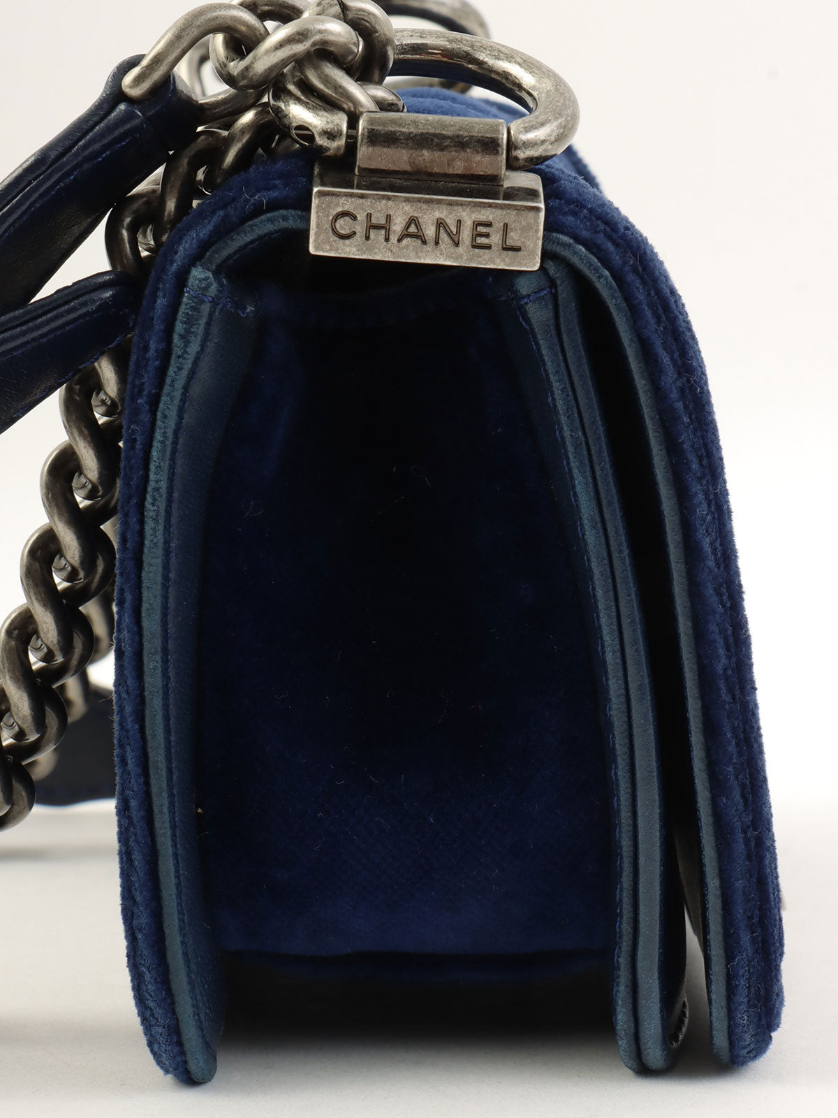 2013年頃製 ベルベットボーイシャネルチェーンショルダーバッグミニ ネイビー