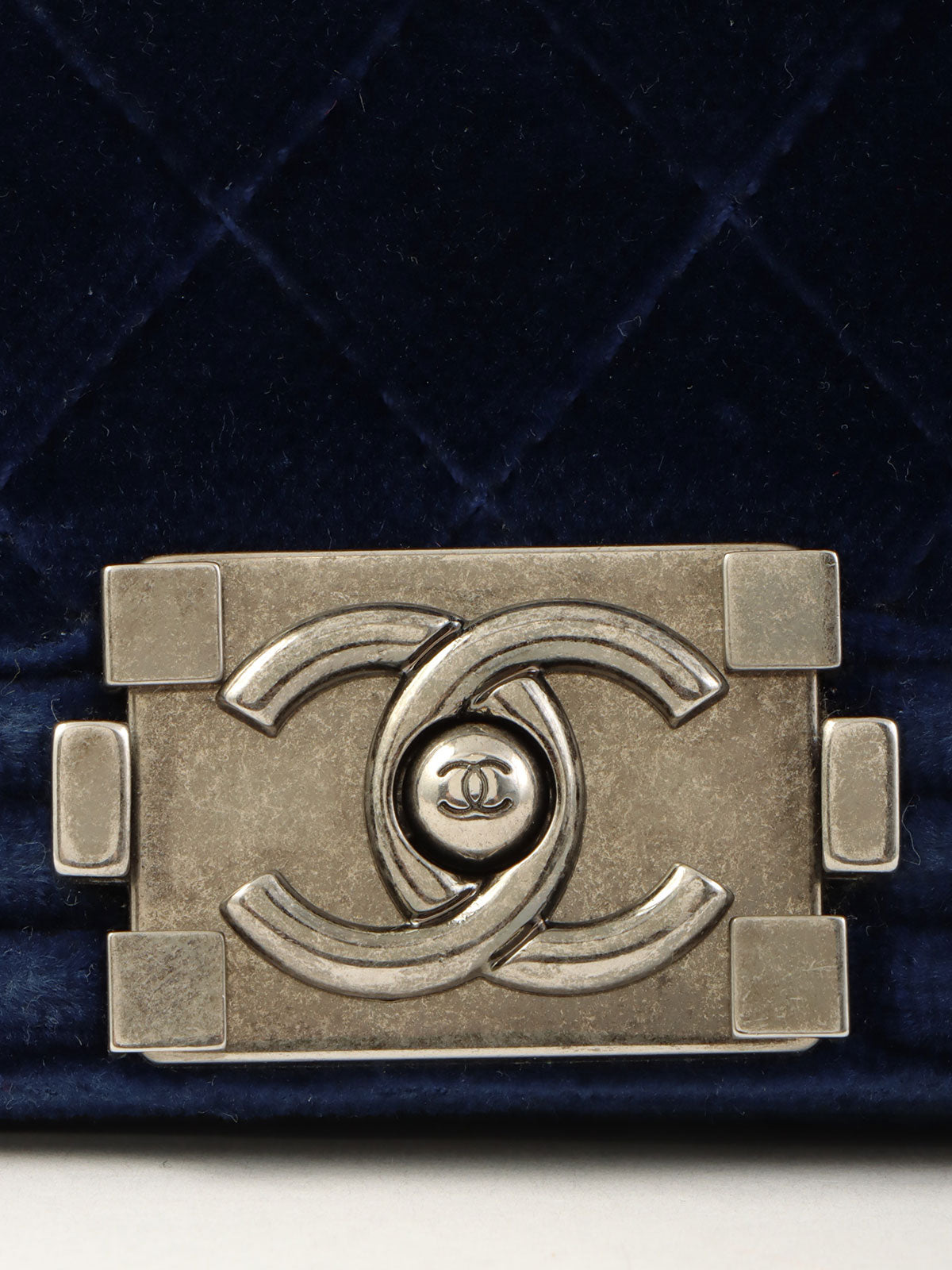 2013年頃製 ベルベットボーイシャネルチェーンショルダーバッグミニ ネイビー