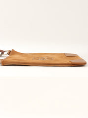 スエードアナグラムショルダーバッグ ブラウン