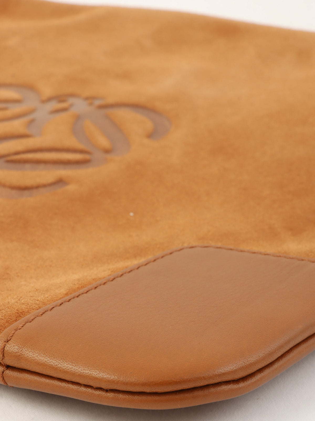 スエードアナグラムショルダーバッグ ブラウン