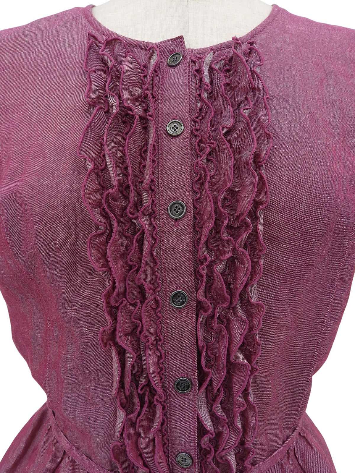 洋红色荷叶边短袖衬衫