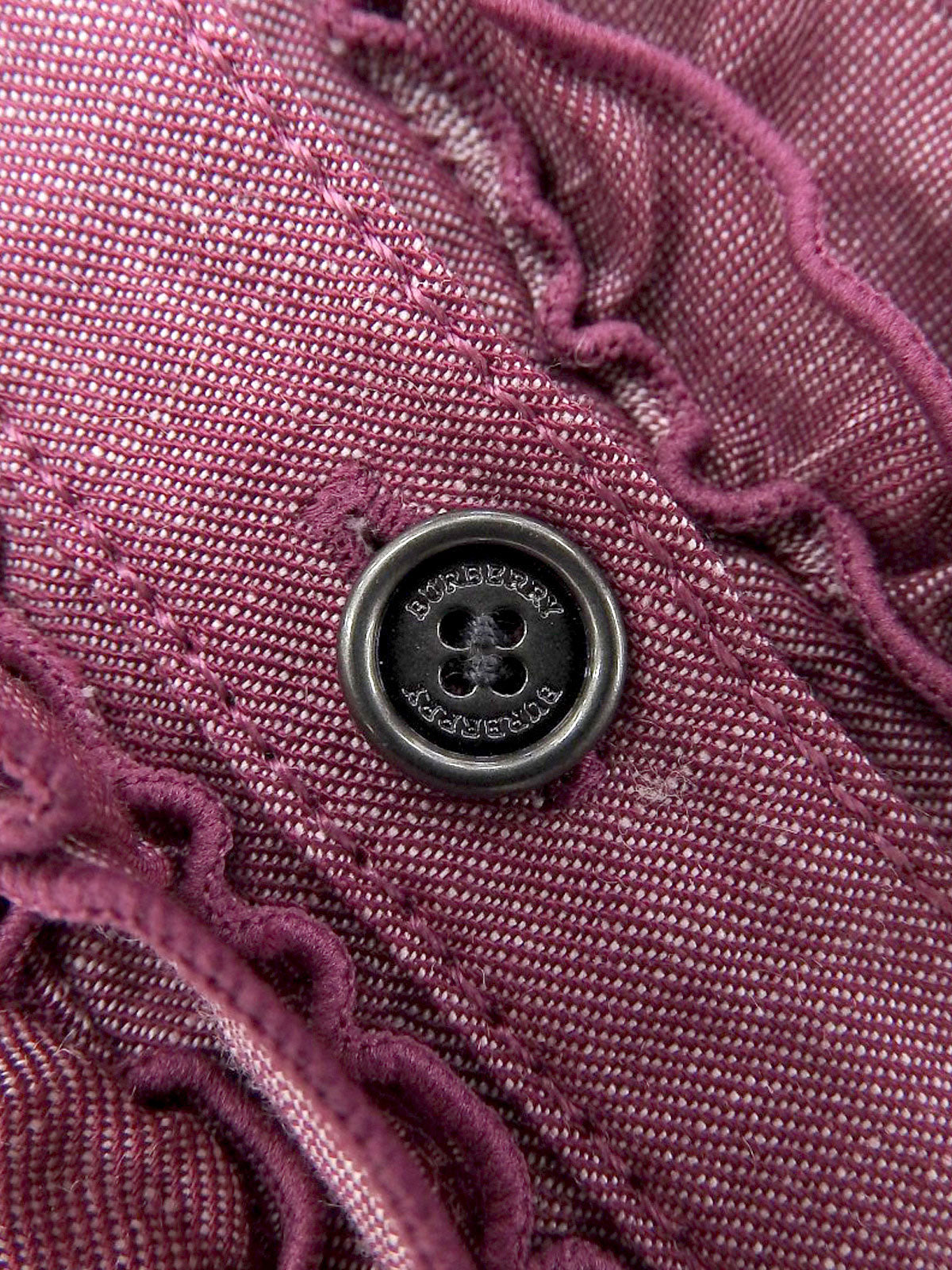 洋红色荷叶边短袖衬衫