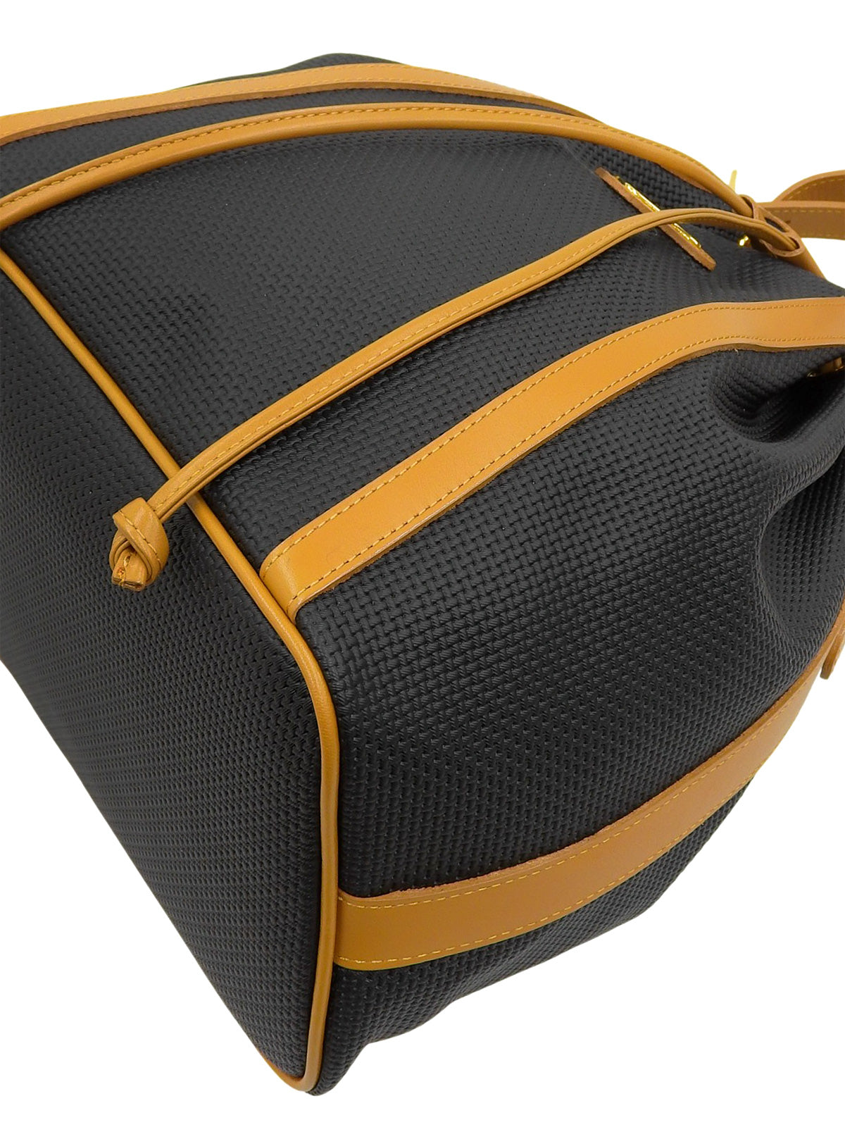 黑色/米色 Logo 吊牌抽绳单肩包