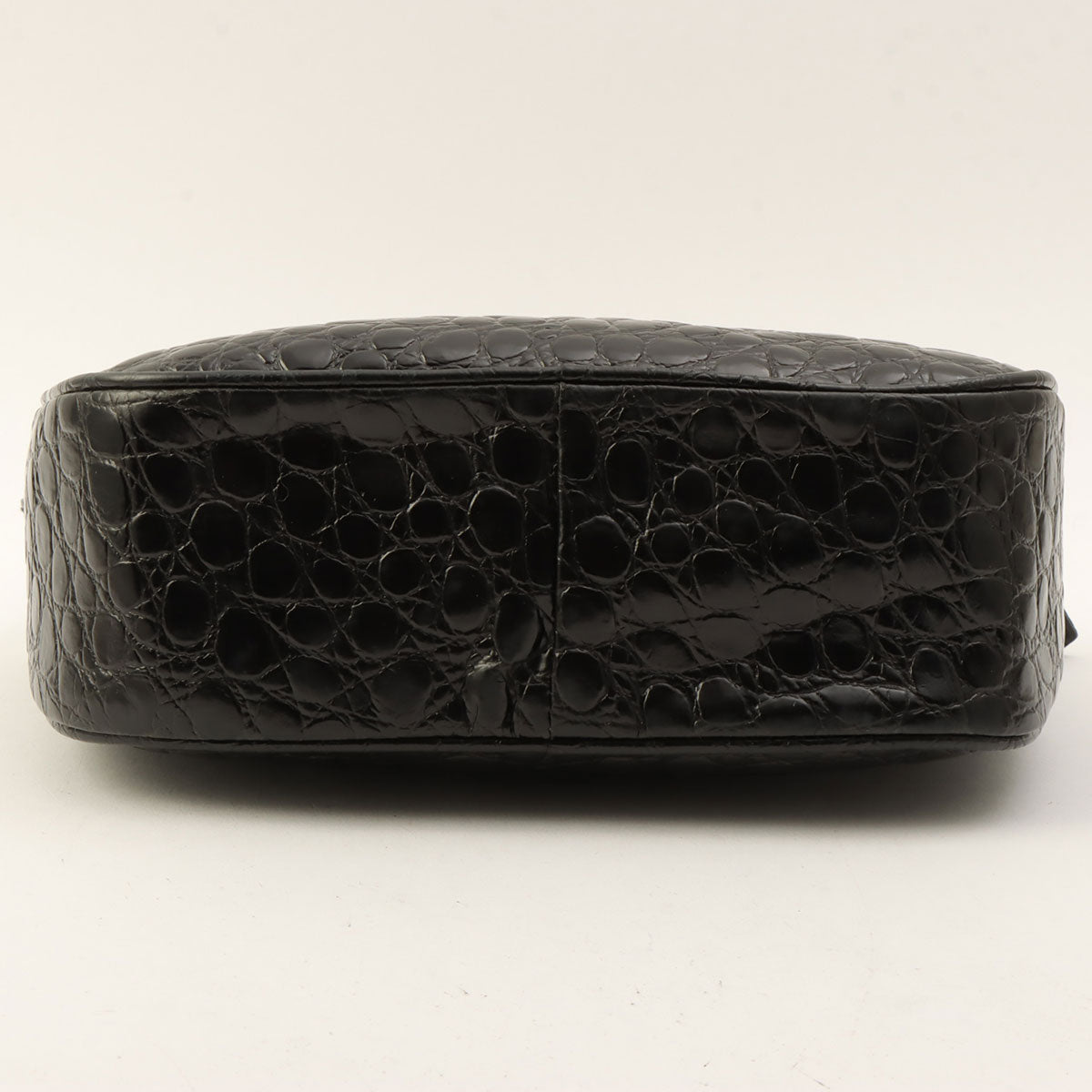 Croco-Embossed Vara Plate Shoulder Bag Black