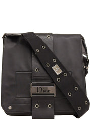 黑色街头时尚单肩包