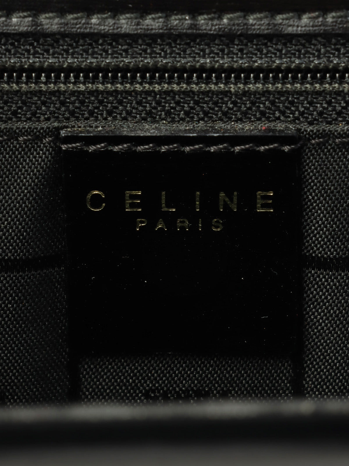 黑色Logo铭牌双盖手提包