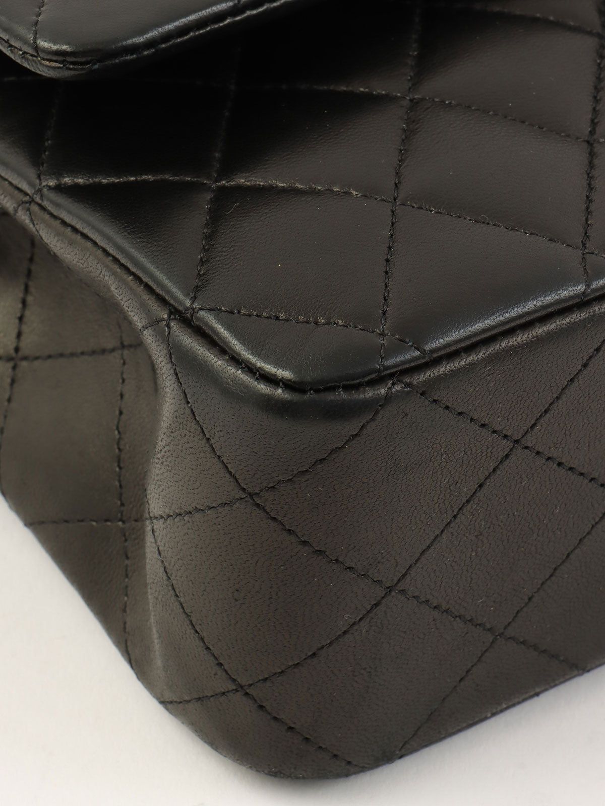 2009年頃製 クラシックフラップチェーンバッグ25cm ブラック