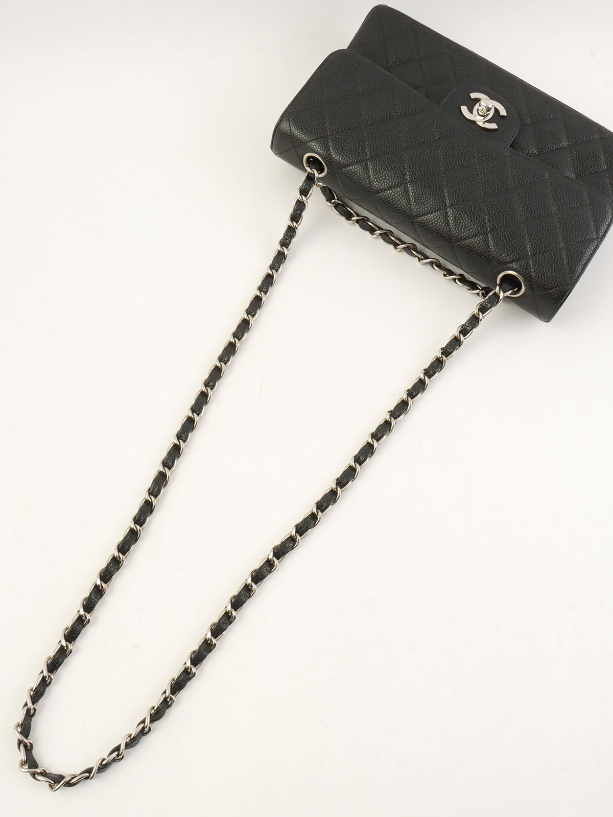2000 Caviar Skin Classic Flap Chain Bag 23cm Black