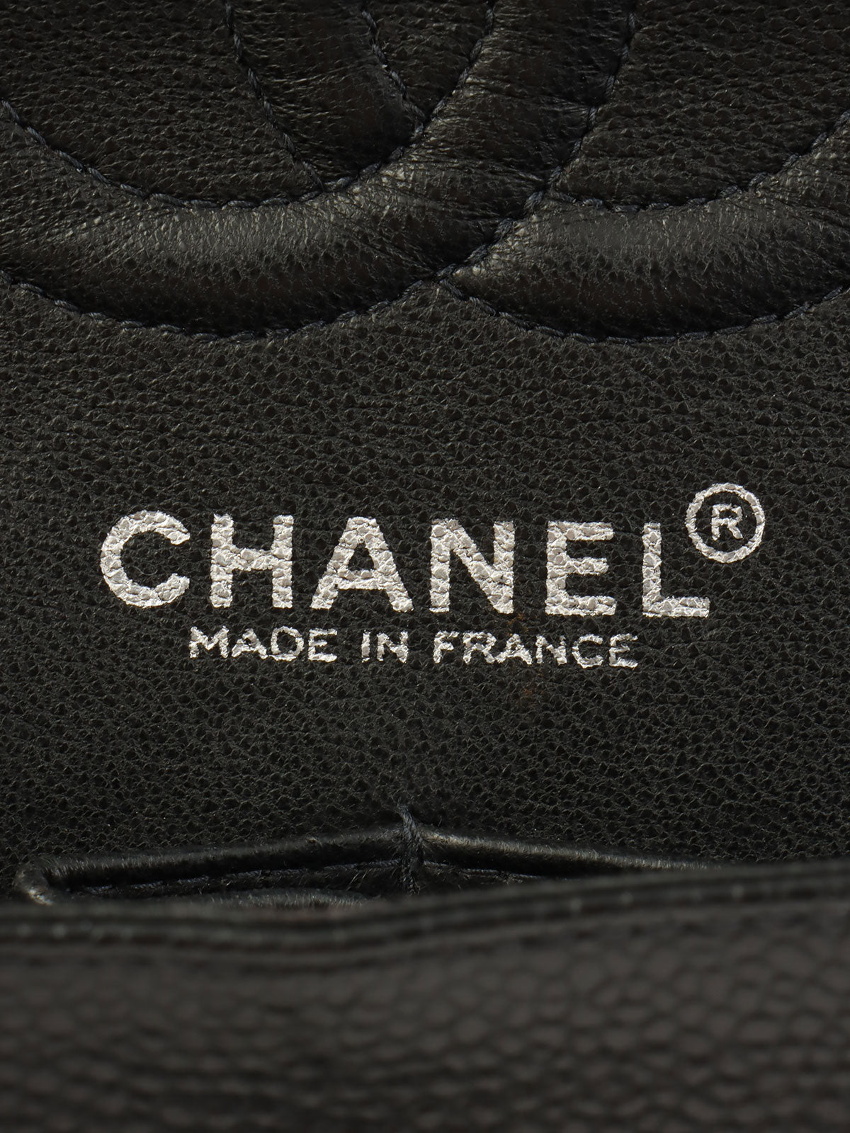 2000 Caviar Skin Classic Flap Chain Bag 23cm Black