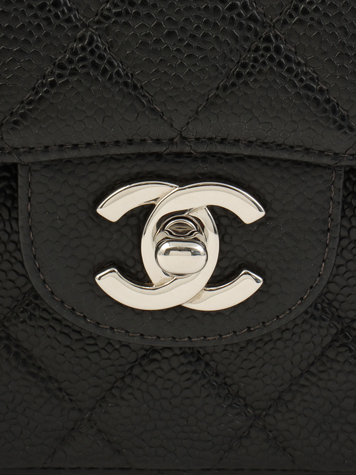 2000 Caviar Skin Classic Flap Chain Bag 23cm Black