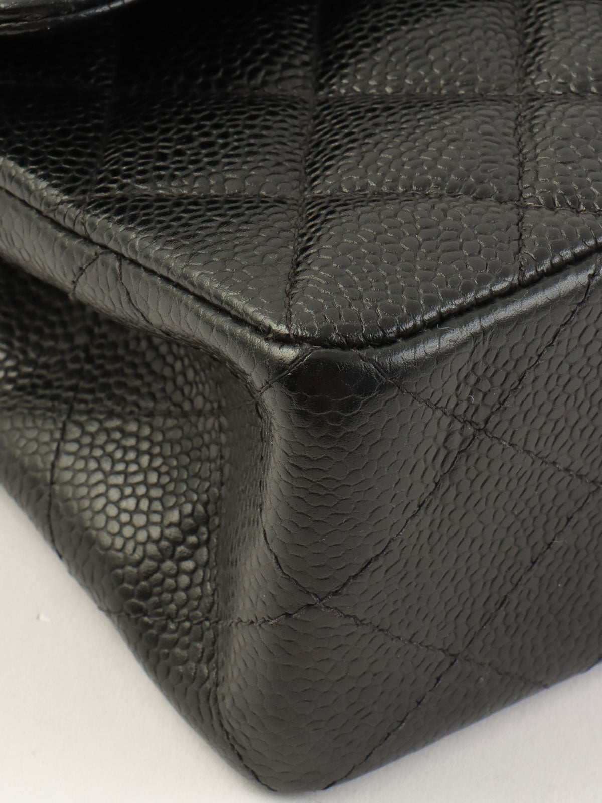 2000 Caviar Skin Classic Flap Chain Bag 23cm Black