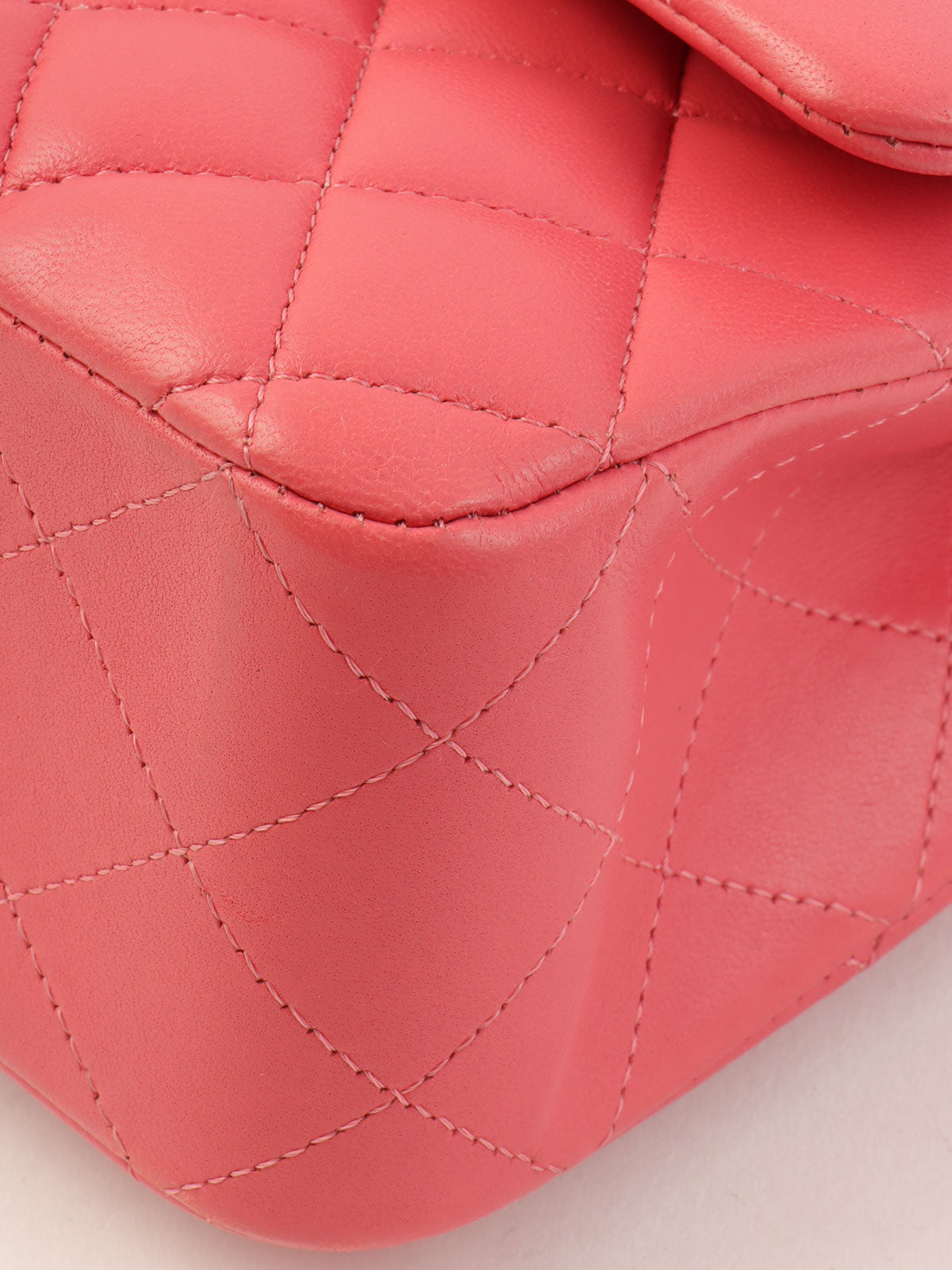 2019年製 クラシックフラップチェーンバッグ25cm ピンク