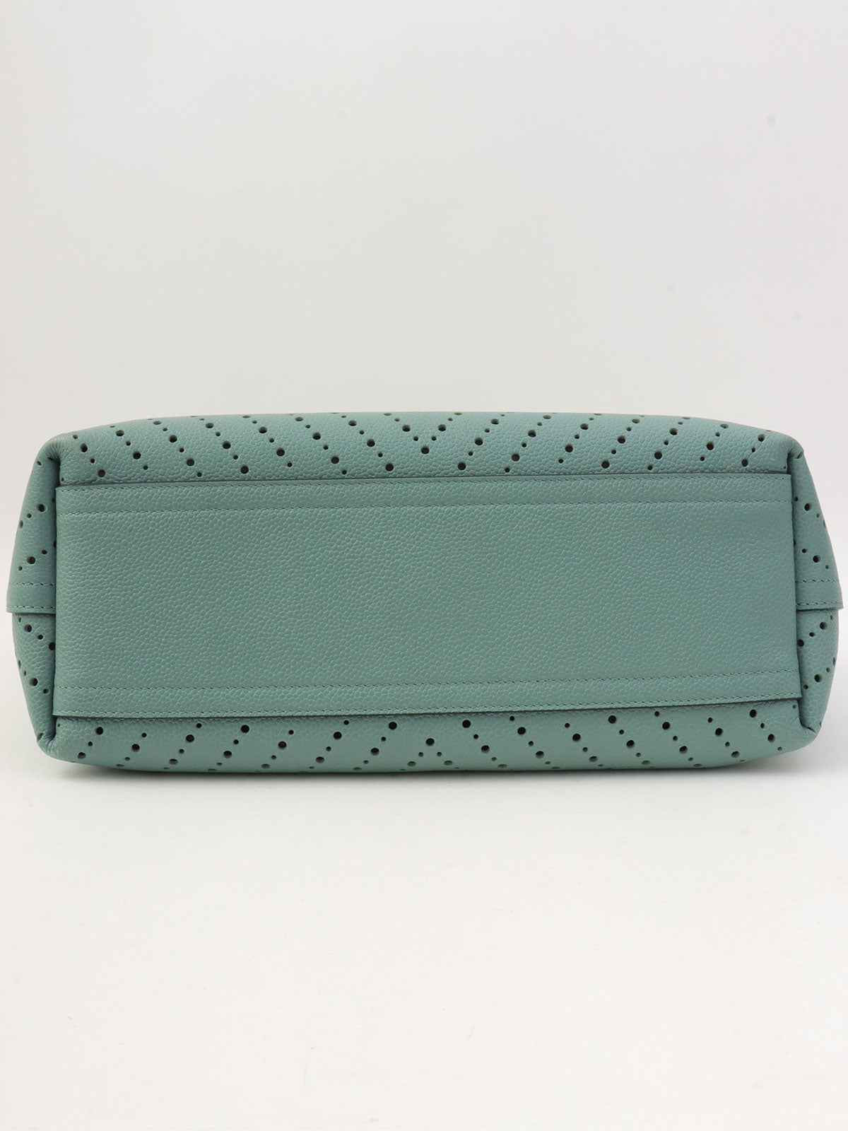 2016年頃製 パンチングキャビアスキントートバッグ ブルーグリーン