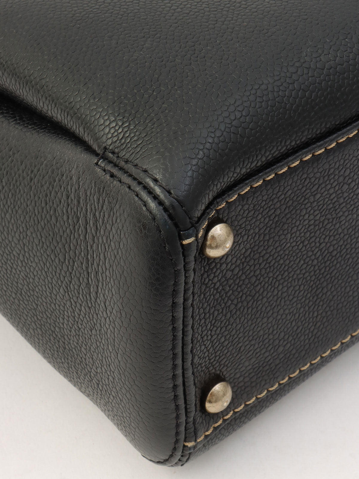 2001年頃製 キャビアスキンワイルドステッチCCマークプレートハンドバッグ ブラック