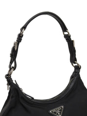 黑色尼龙logo铭牌单肩包