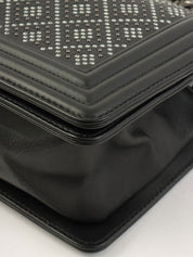 2020年頃製 スタッズラインストーンボーイシャネルチェーンショルダーバッグ ブラック