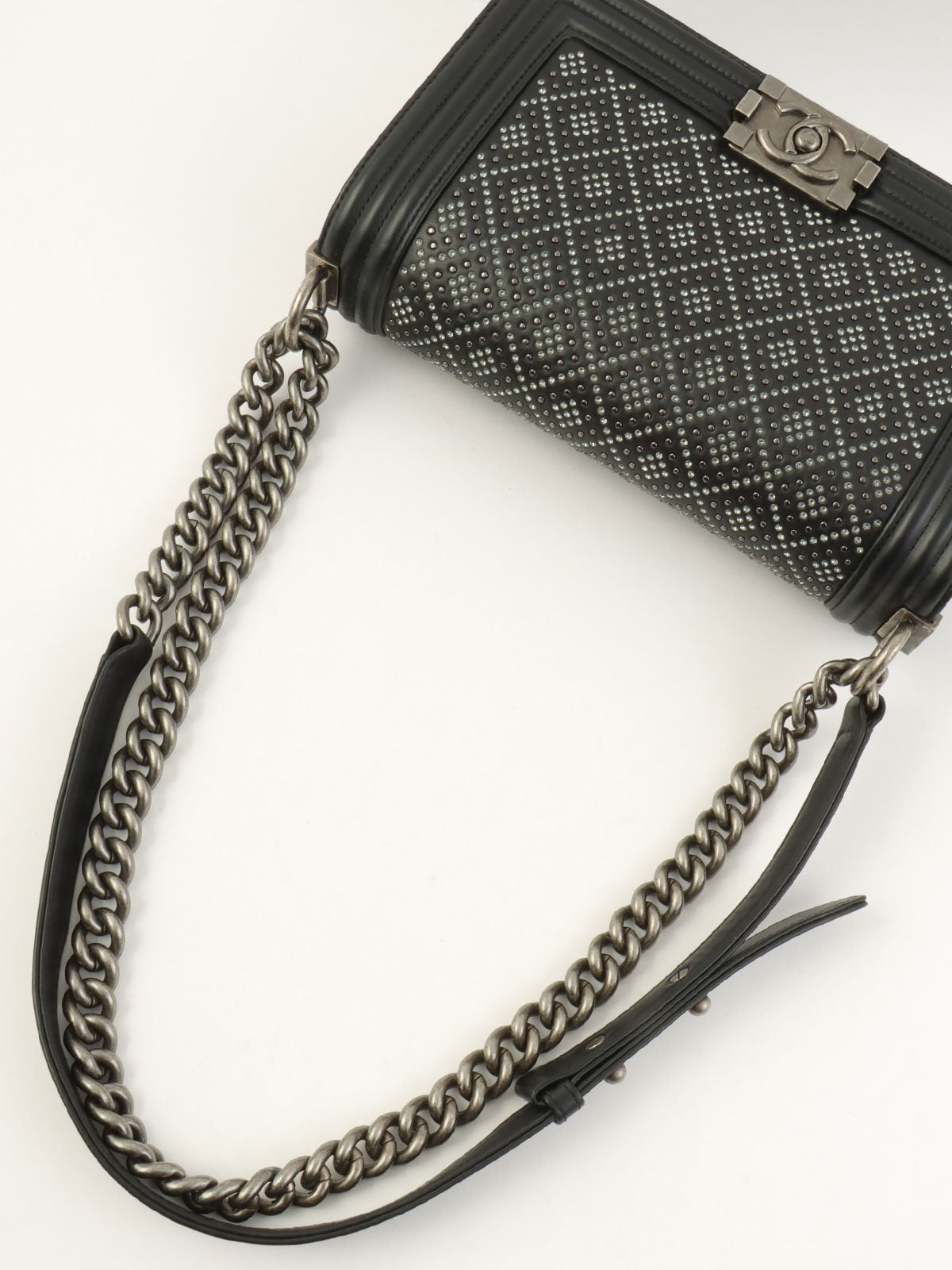 2020年頃製 スタッズラインストーンボーイシャネルチェーンショルダーバッグ ブラック