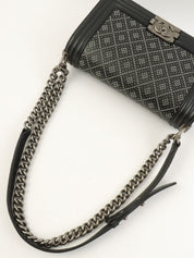 2020年頃製 スタッズラインストーンボーイシャネルチェーンショルダーバッグ ブラック