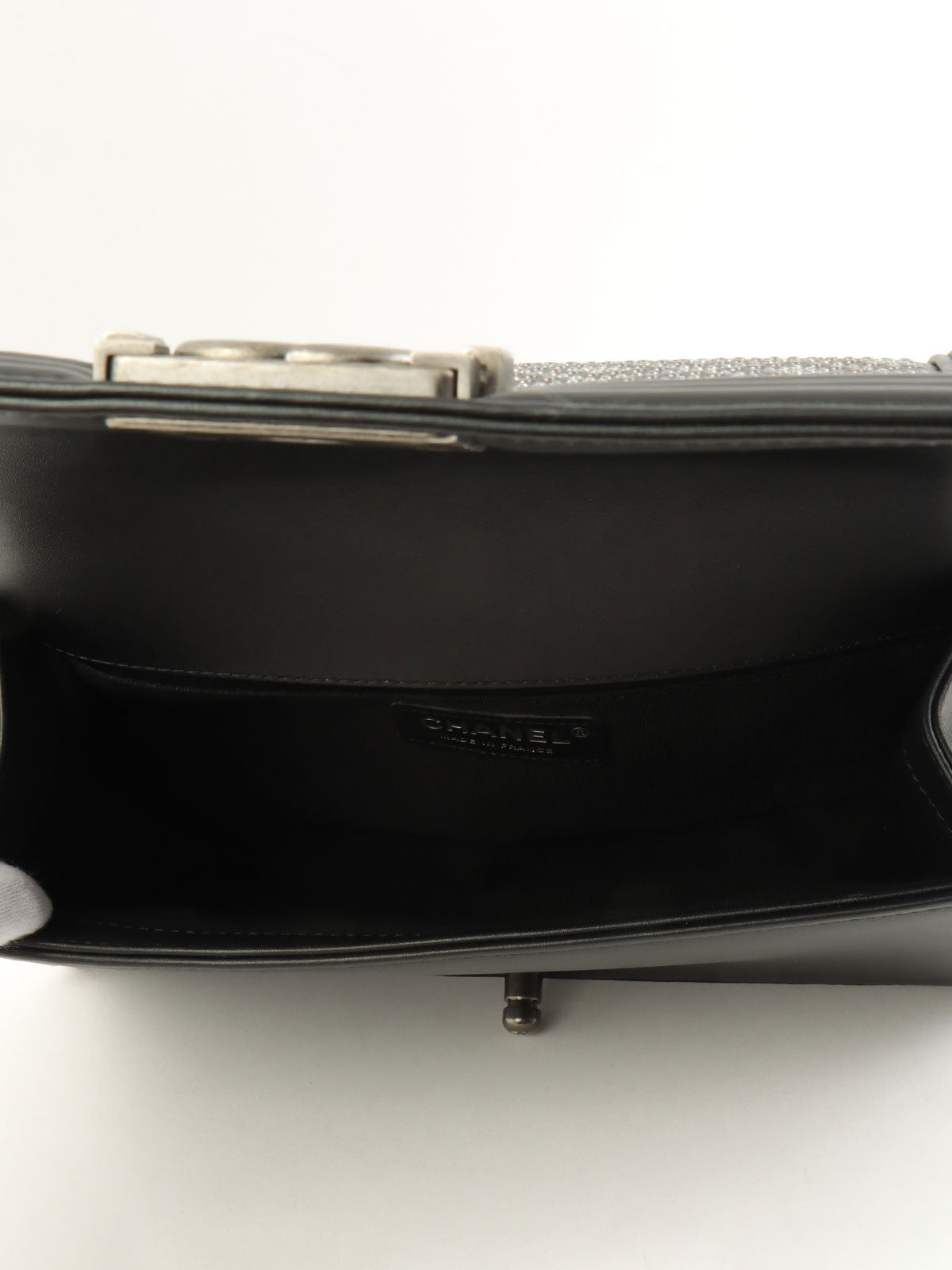 2020年頃製 スタッズラインストーンボーイシャネルチェーンショルダーバッグ ブラック