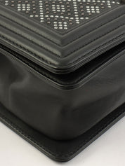 2020年頃製 スタッズラインストーンボーイシャネルチェーンショルダーバッグ ブラック