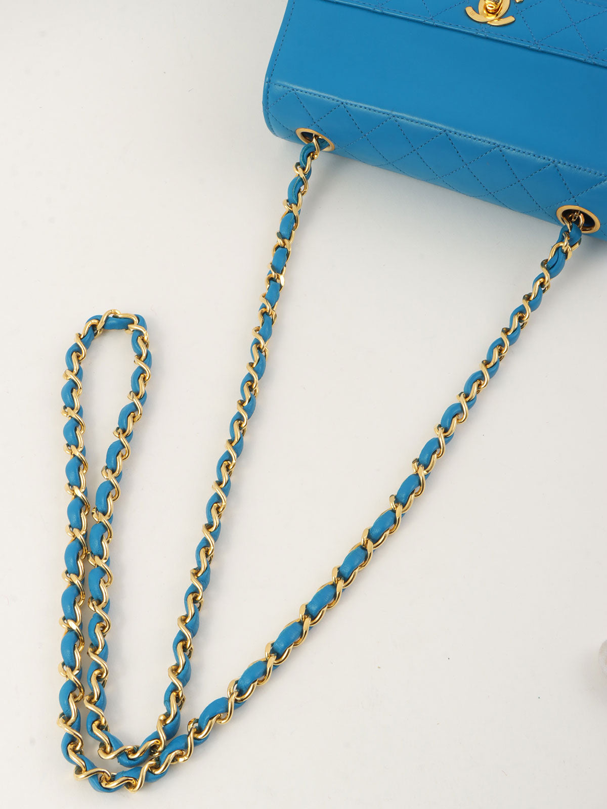 1990年頃製 ラムスキンCCターンロックチェーンバッグ ブルー