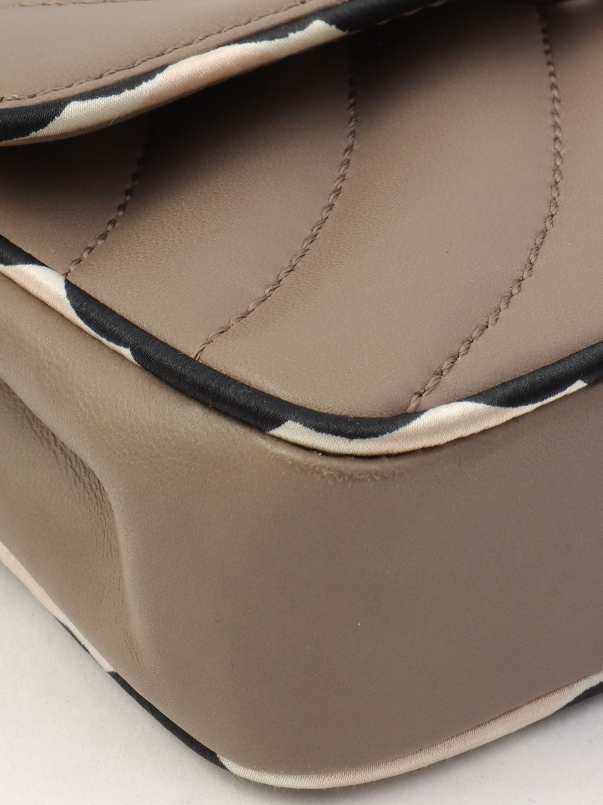 2004年頃製 シェブロンショルダーバッグ ブラウン