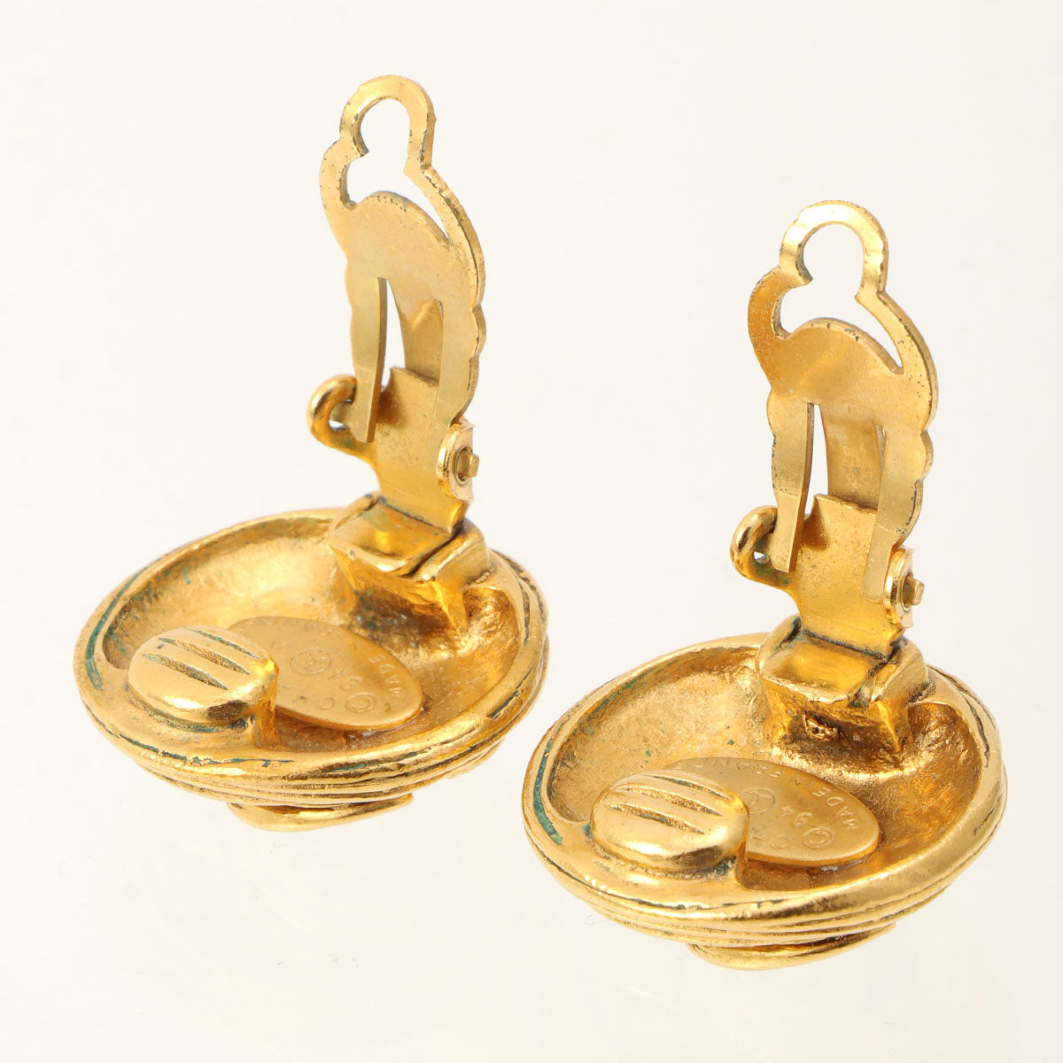 1994 Round CC Mark Earrings Gold
